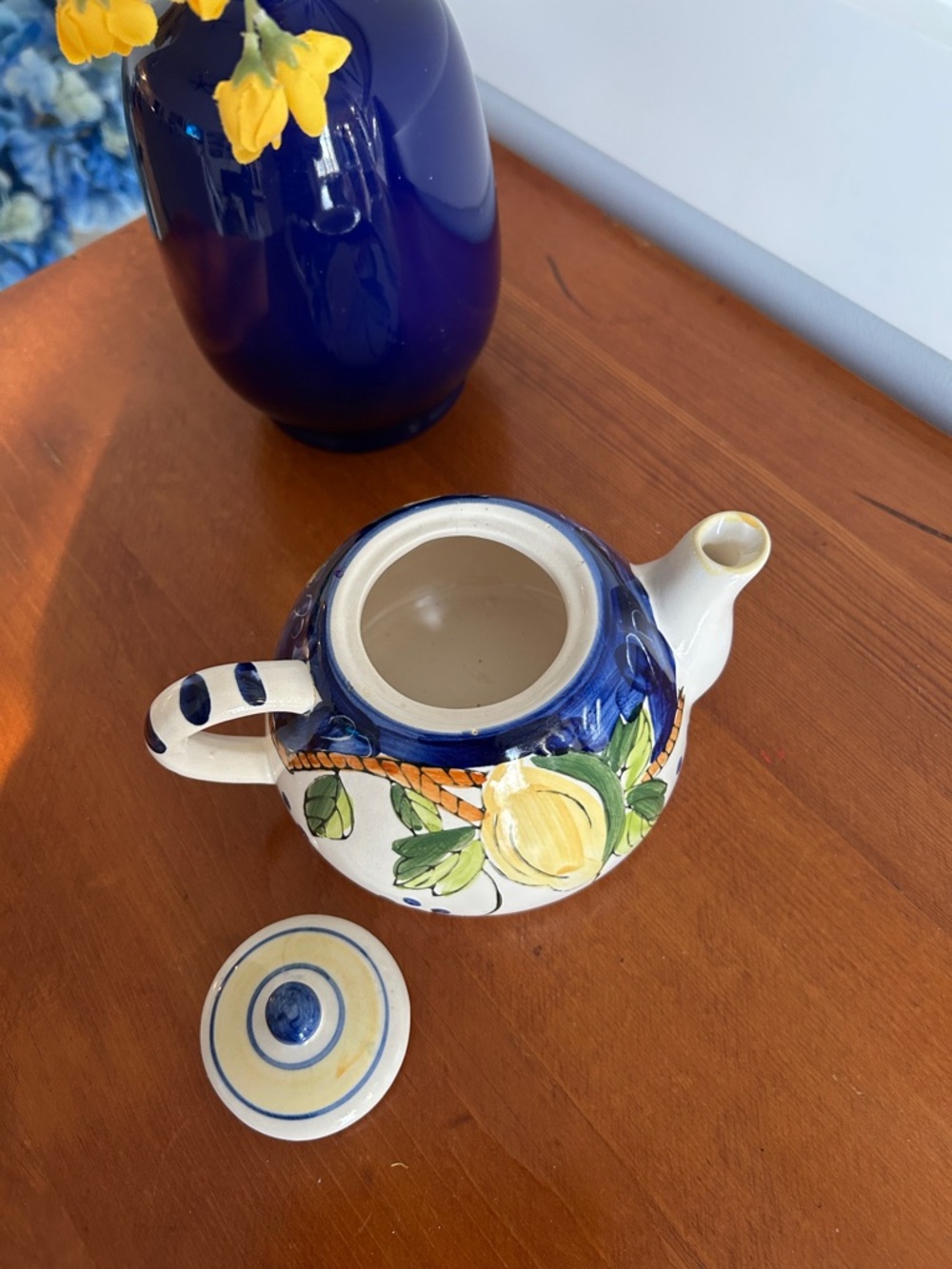 Ceramic Teapot and 4 cups Miniature Hand painted Lemon design Vintage tea set - Picture 6 of 9